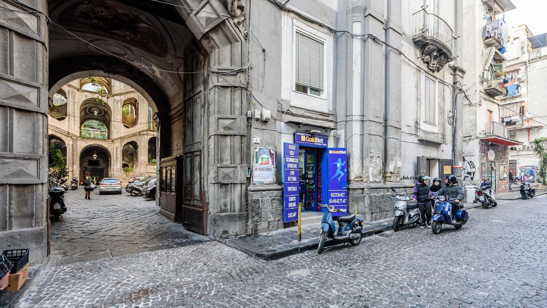 Apartment In Sanita Historic District Naples